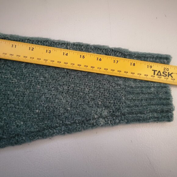 Ricki's Ladies Green Straight Fit Tunic Sweater - Picture 8 of 9